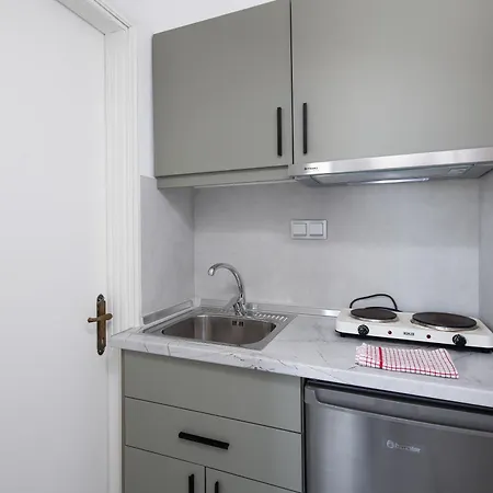 Acroterra - Easy Living * Alikí